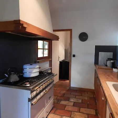 Spacieuse Maison De Village Avec Piscine Villa *
