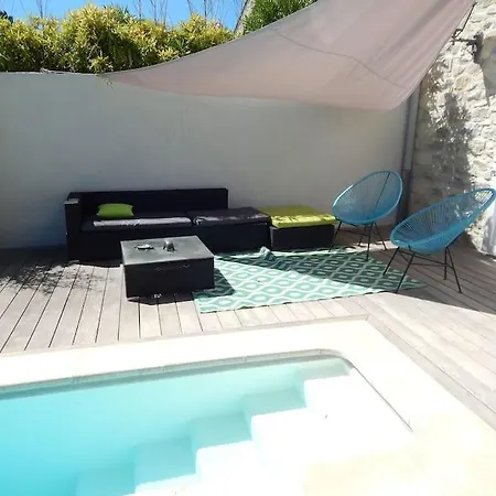 Spacieuse Maison De Village Avec Piscine Villa