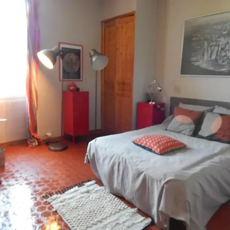 Spacieuse Maison De Village Avec Piscine Villa *