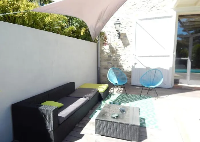 Spacieuse Maison De Village Avec Piscine